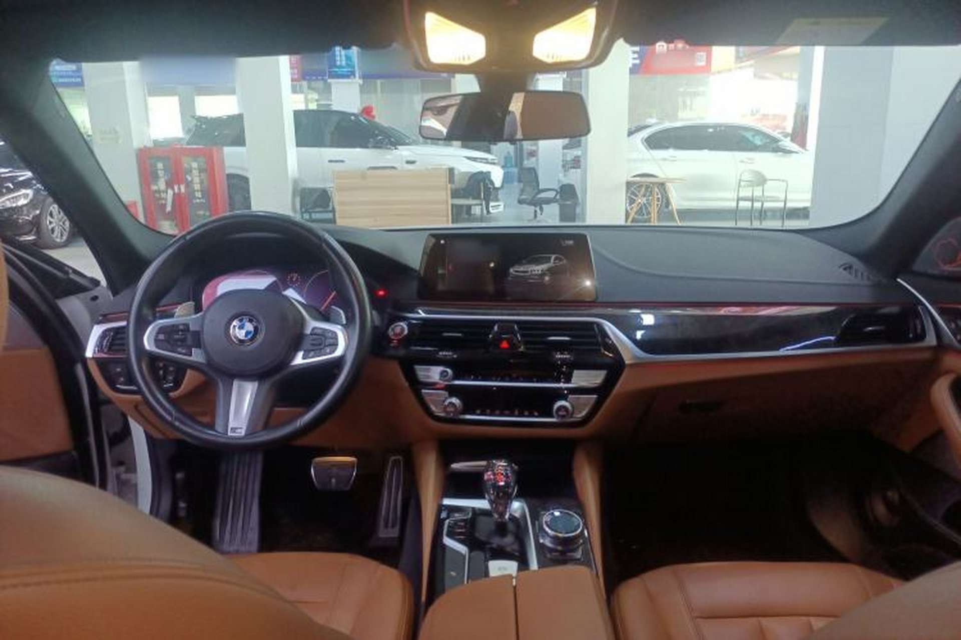 Used BMW 5 Series 2019 530Li Leading Model M Sport Package Center Console