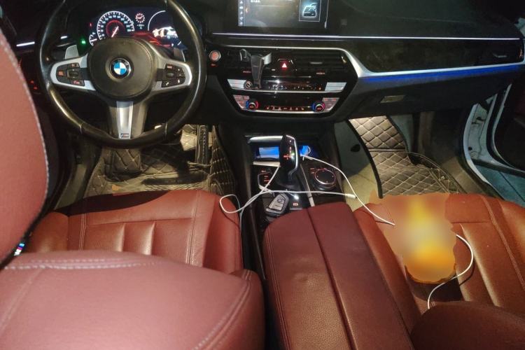 Used BMW 5 Series 2019 530Li Leading Model M Sport Package Center Console