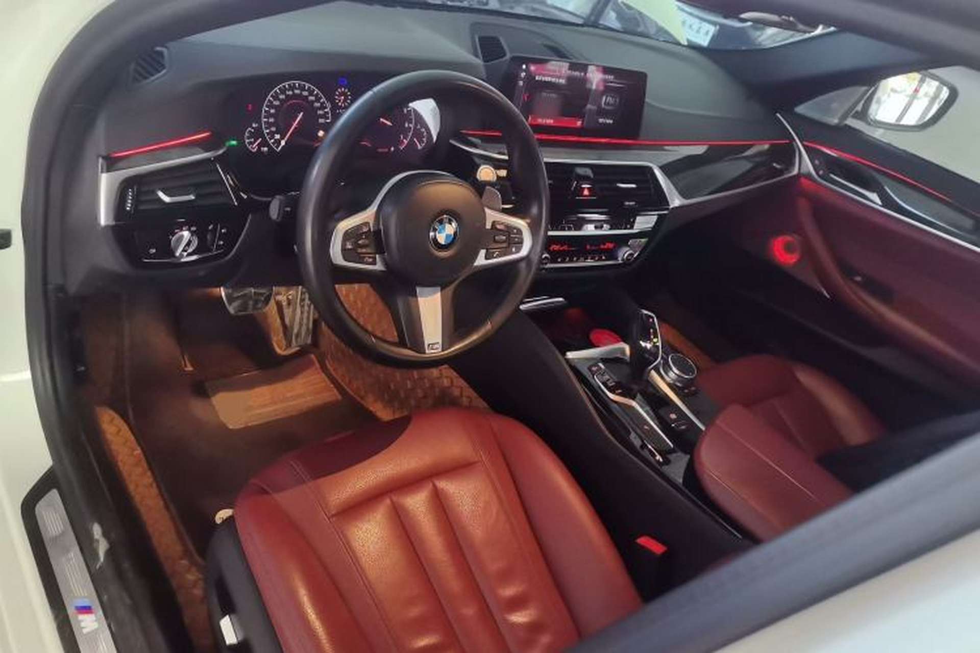 Used BMW 5 Series 2019 Facelifted 530Li Leading Edition M Sport Package Center Console