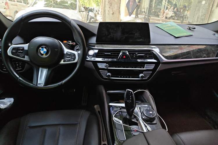Used BMW 5 Series 2019 525Li M Sport Package Center Console
