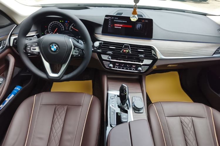 Used BMW 5 Series 2019 530Li Luxury Edition Premium Package Center Console