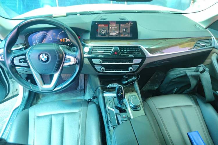 Used BMW 5 Series 2019 525Li Luxury Package Center Console