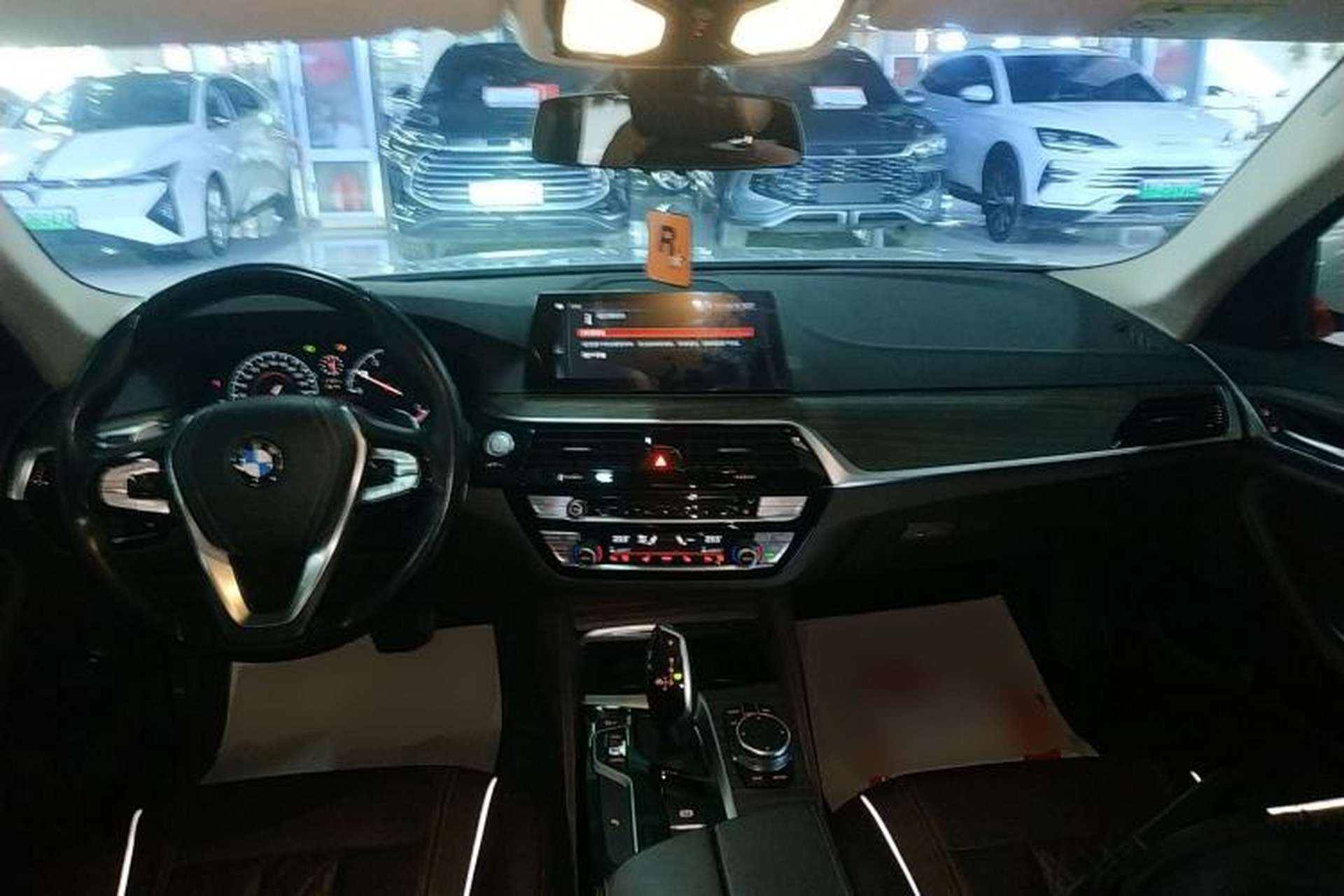 Used BMW 5 Series 2019 530Li xDrive Luxury Package Center Console