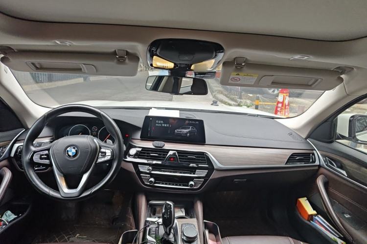 Used BMW 5 Series 2019 530Li Leading Model Luxury Package Center Console