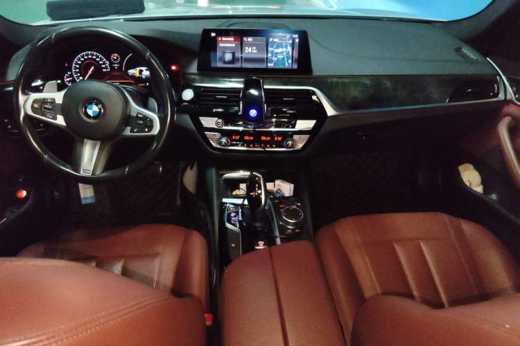 Used BMW 5 Series 2019 530Li xDrive M Sport Package Center Console