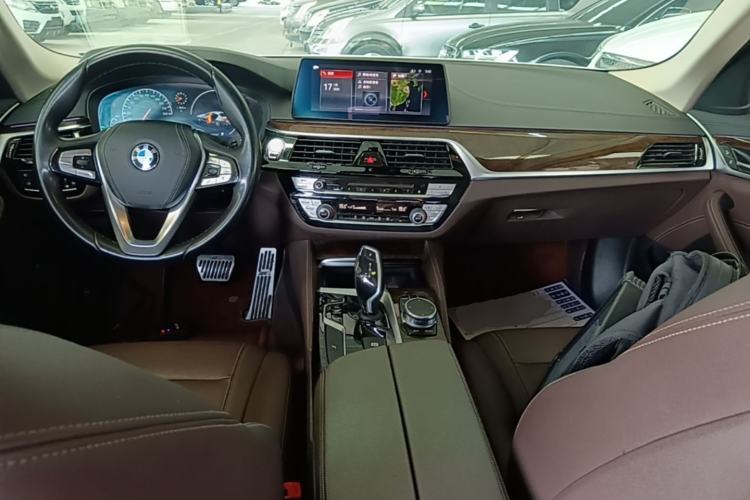 Used BMW 5 Series 2019 525Li Luxury Package Center Console