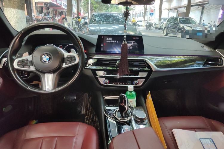 Used BMW 5 Series 2019 530Li Leading Model M Sport Package Center Console
