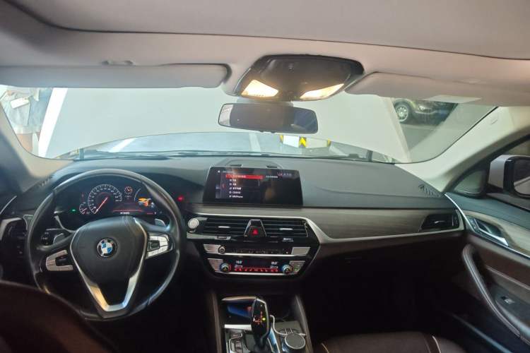 Used BMW 5 Series 2019 530Li Luxury Edition Premium Package Center Console