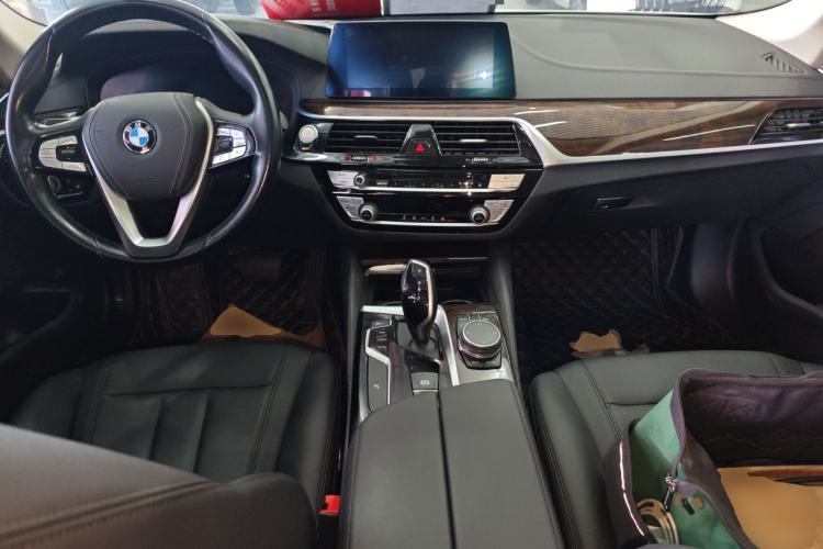 Used BMW 5 Series 2019 525Li Luxury Package Center Console