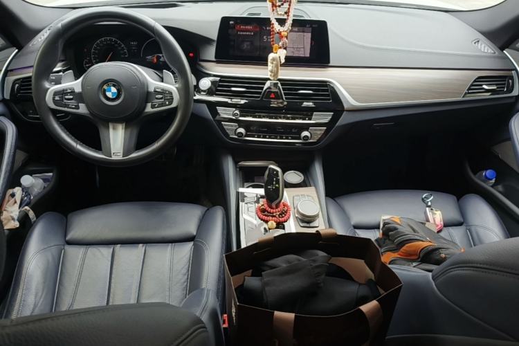 Used BMW 5 Series 2019 Facelifted 530i M Sport Package Center Console