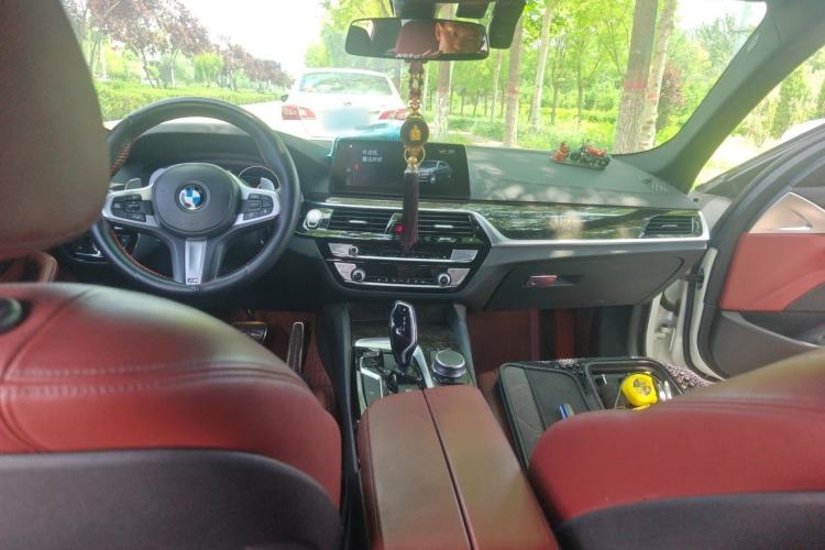 Used BMW 5 Series 2019 Facelifted 530Li Leading Edition M Sport Package Center Console