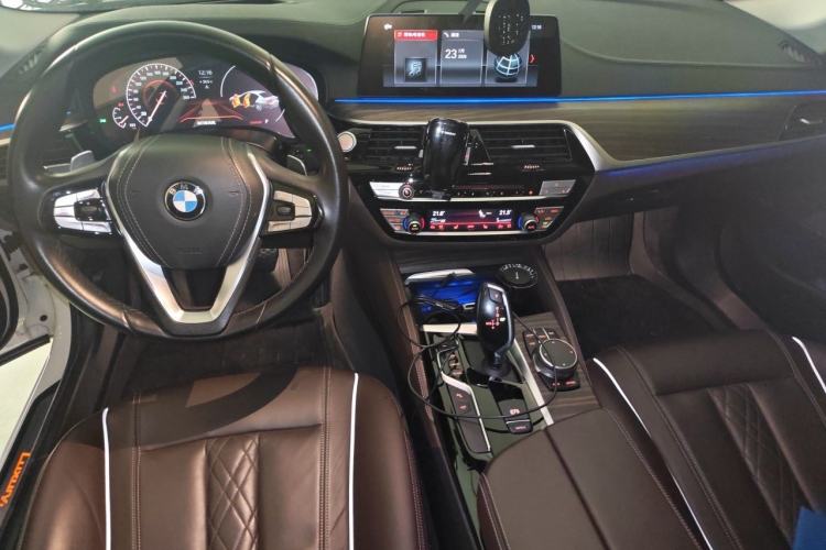 Used BMW 5 Series 2019 Facelifted 530Li Luxury Edition Premium Package Center Console