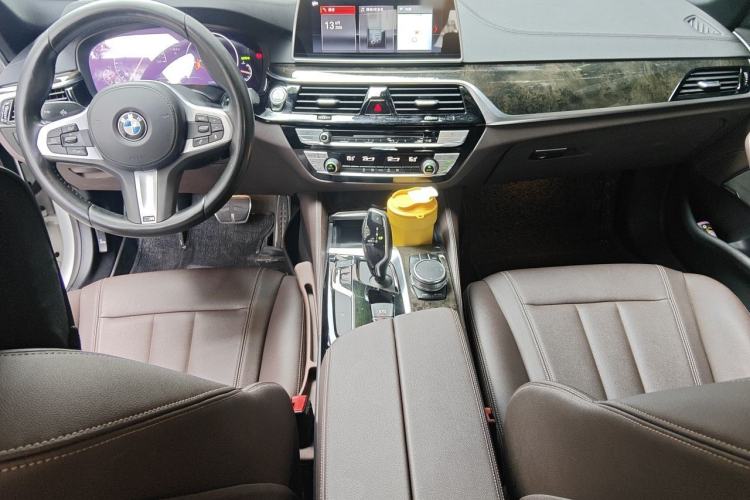 Used BMW 5 Series 2019 525Li M Sport Package Center Console