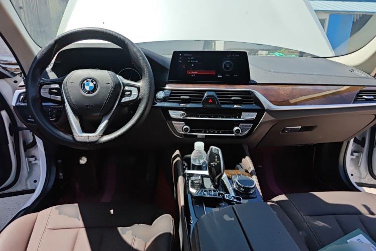 Used BMW 5 Series 2019 525Li Luxury Package Center Console