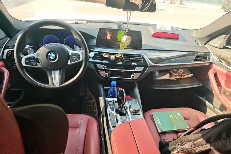 Used BMW 5 Series 2019 530Li Leading Model M Sport Package Center Console