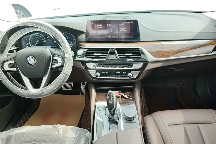 Used BMW 5 Series 2019 525Li Luxury Package Center Console