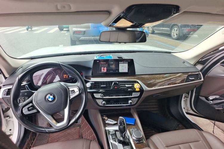 Used BMW 5 Series 2019 Facelifted 525Li Luxury Package Center Console