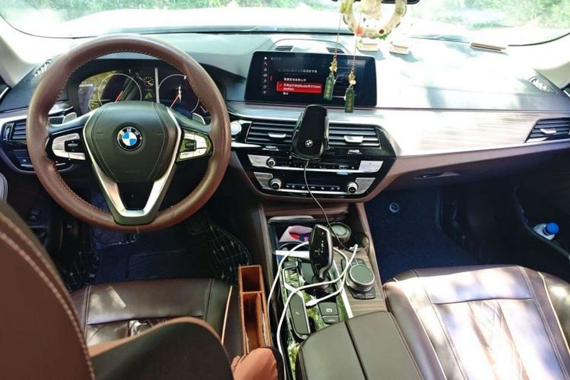 Used BMW 5 Series 2019 Facelifted 530Li Leading Edition Luxury Package Center Console