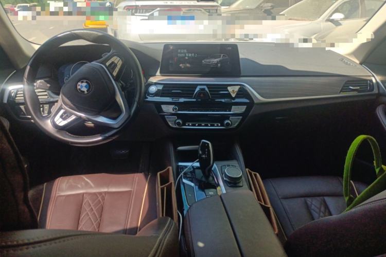 Used BMW 5 Series 2019 Facelifted 530Li Leading Edition Luxury Package Center Console