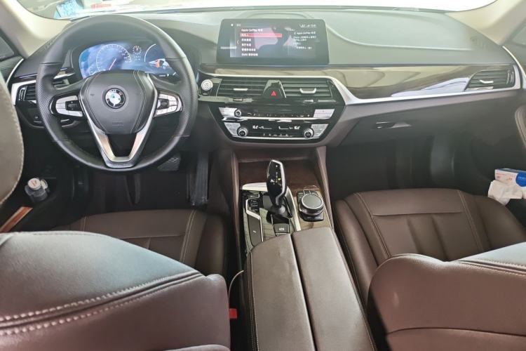 Used BMW 5 Series 2019 Facelifted 525Li Luxury Package Center Console