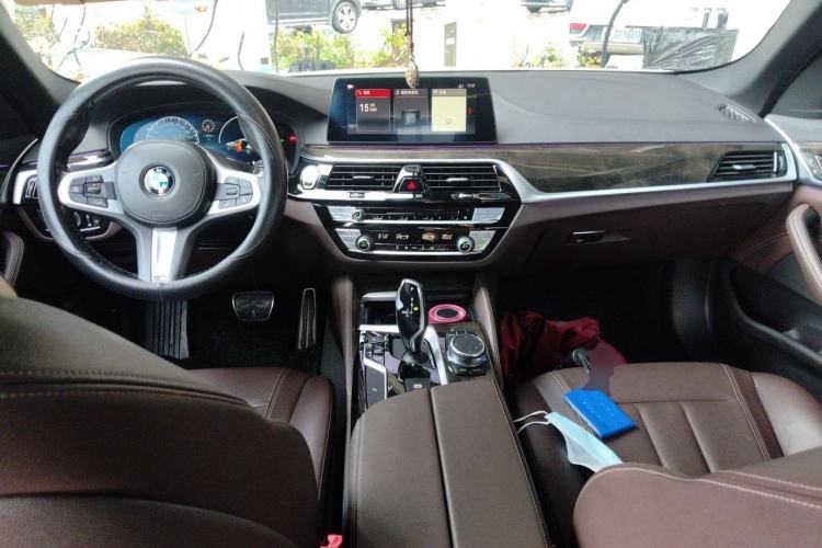 Used BMW 5 Series 2019 525Li M Sport Package Center Console
