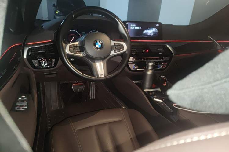 Used BMW 5 Series 2019 525Li M Sport Package Center Console