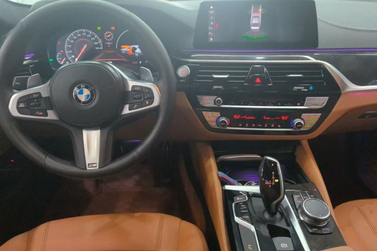 Used BMW 5 Series 2019 530Li Leading Model M Sport Package Center Console