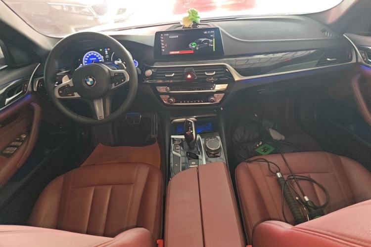 Used BMW 5 Series 2019 530Li Leading Model M Sport Package Center Console