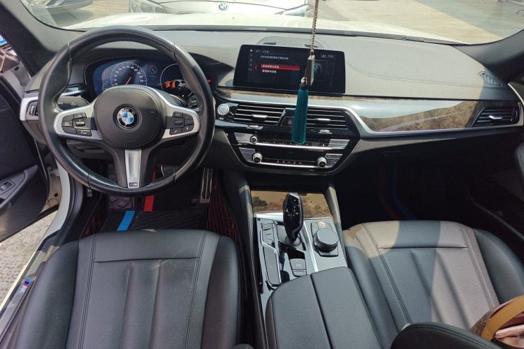 Used BMW 5 Series 2019 525Li M Sport Package Center Console