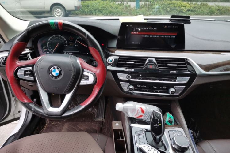 Used BMW 5 Series 2019 Facelifted 525Li Luxury Package Center Console