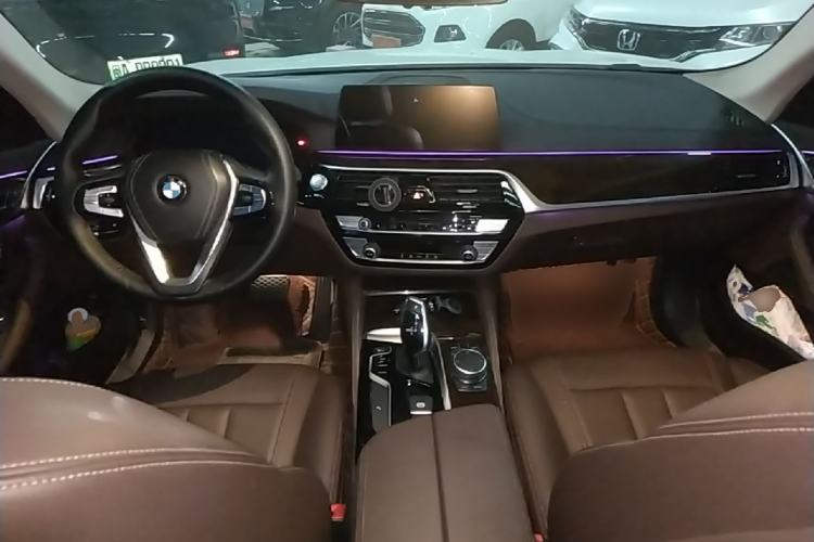 Used BMW 5 Series 2019 525Li Luxury Package Center Console