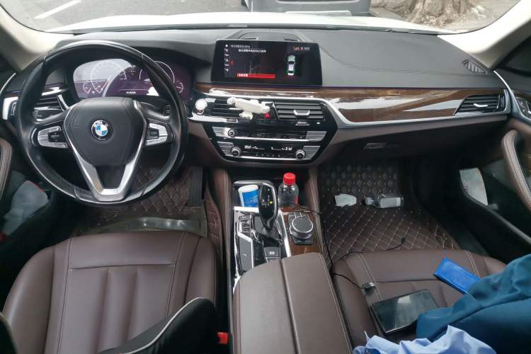 Used BMW 5 Series 2019 525Li Luxury Package Center Console