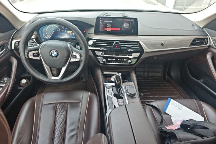 Used BMW 5 Series 2019 530Li Leading Model Luxury Package Center Console