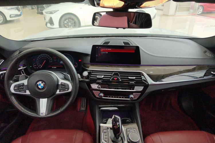 Used BMW 5 Series 2019 530Li Leading Model M Sport Package Center Console