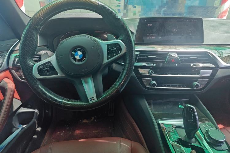 Used BMW 5 Series 2019 Facelifted 530Li Leading Edition M Sport Package Center Console