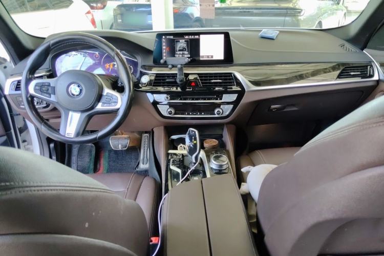 Used BMW 5 Series 2019 525Li M Sport Package Center Console