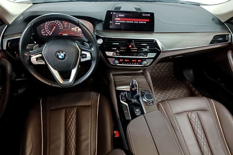 Used BMW 5 Series 2019 530Li Leading Model Luxury Package Center Console