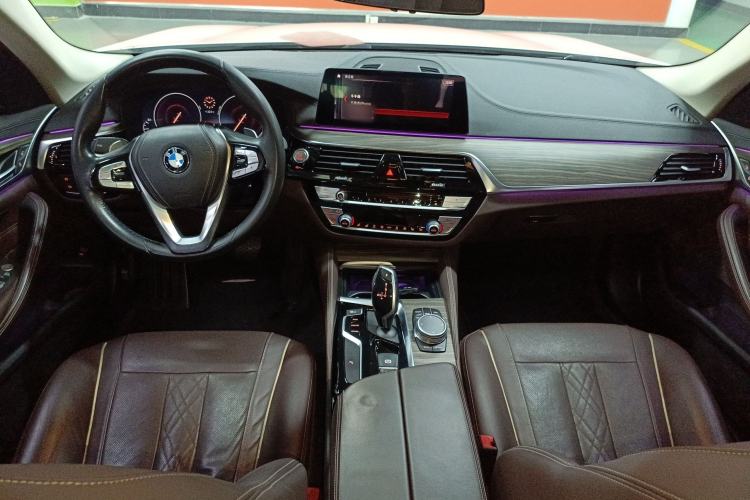 Used BMW 5 Series 2019 530Li Leading Model Luxury Package Center Console