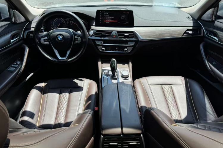 Used BMW 5 Series 2019 Updated 530Li xDrive Luxury Package Center Console