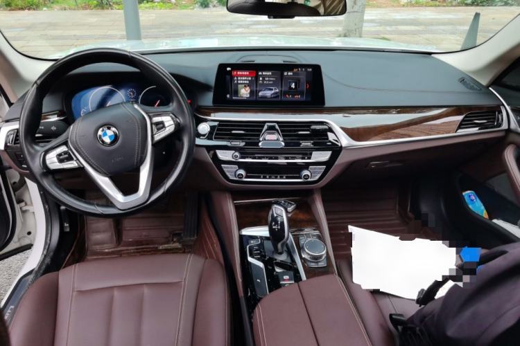 Used BMW 5 Series 2019 525Li Luxury Package Center Console
