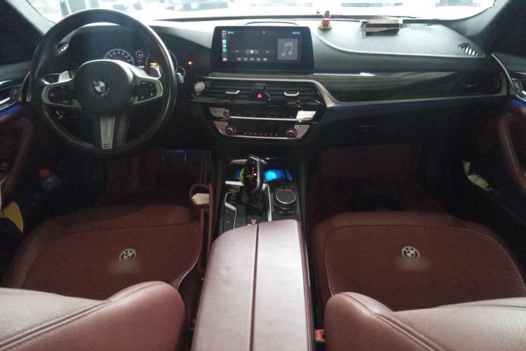 Used BMW 5 Series 2019 Facelifted 530Li Leading Edition M Sport Package Center Console