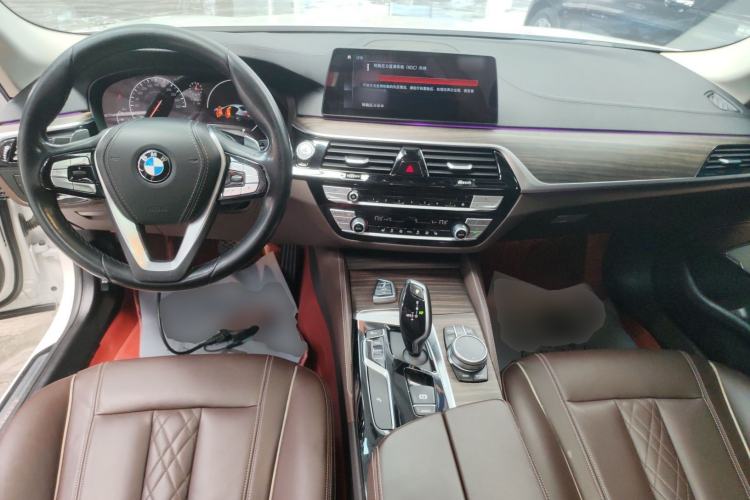 Used BMW 5 Series 2019 Facelifted 530Li Leading Edition Luxury Package Center Console