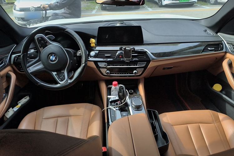 Used BMW 5 Series 2019 530Li Leading Model M Sport Package Center Console