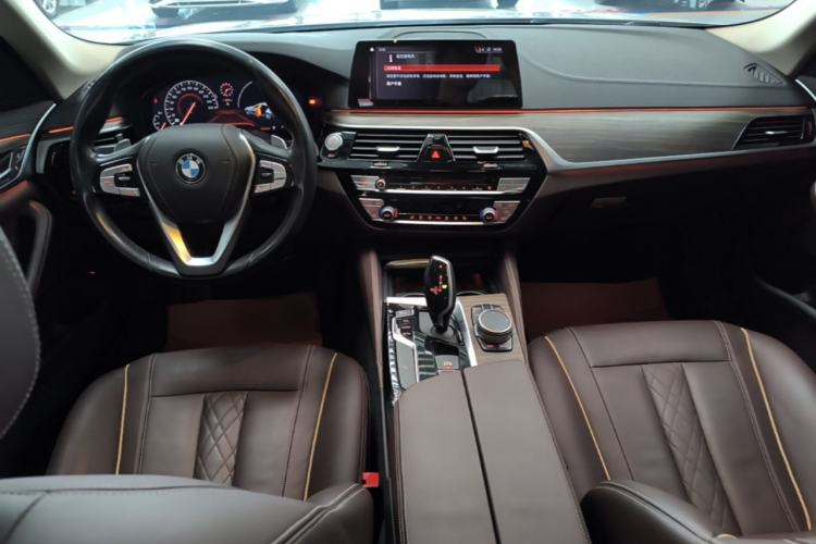 Used BMW 5 Series 2019 Facelifted 530Li Leading Edition Luxury Package Center Console