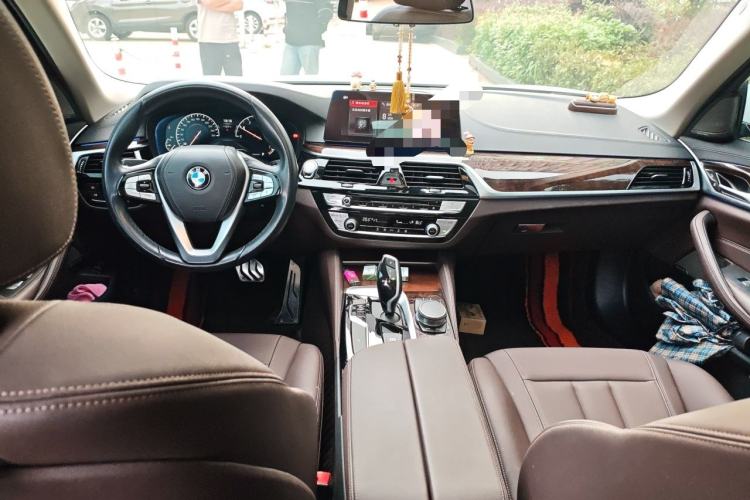 Used BMW 5 Series 2019 525Li Luxury Package Center Console