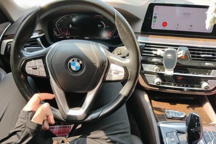 Used BMW 5 Series 2019 525Li Luxury Package Center Console