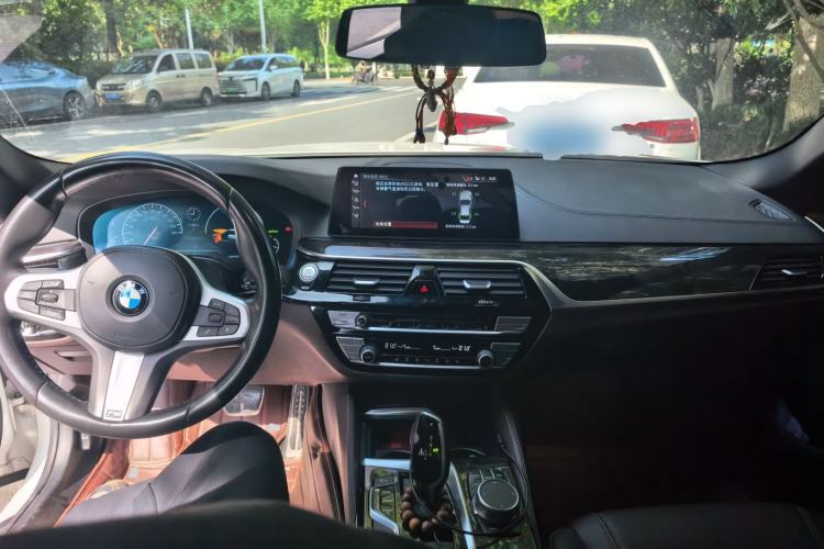 Used BMW 5 Series 2019 525Li M Sport Package Center Console