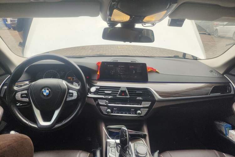 Used BMW 5 Series 2019 530Li Luxury Edition Premium Package Center Console