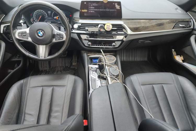 Used BMW 5 Series 2019 530Li Leading Model M Sport Package Center Console