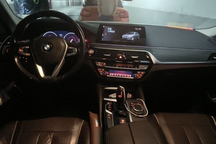 Used BMW 5 Series 2019 Facelifted 530Li Luxury Edition Premium Package Center Console